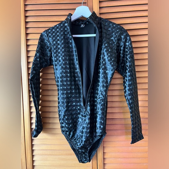 Black Shiny Holographic Bodysuit - Picture 4 of 7